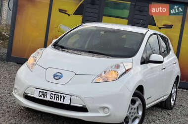 Хэтчбек Nissan Leaf 2013 в 