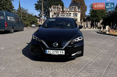 Хэтчбек Nissan Leaf 2019 в 