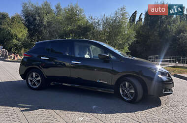Хэтчбек Nissan Leaf 2019 в 