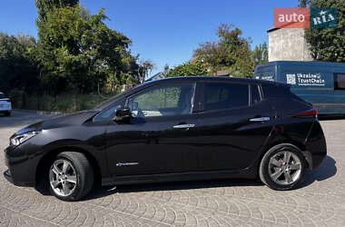 Хэтчбек Nissan Leaf 2019 в 