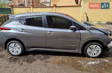 Хэтчбек Nissan Leaf 2018 в 
