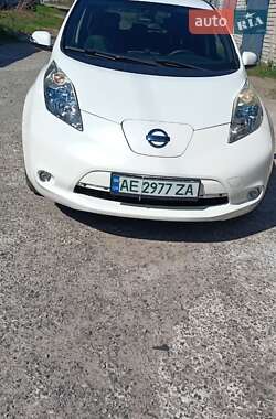 Хетчбек Nissan Leaf 2013 в 