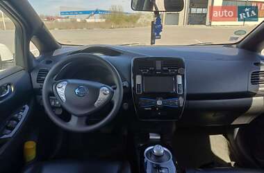 Хэтчбек Nissan Leaf 2017 в 