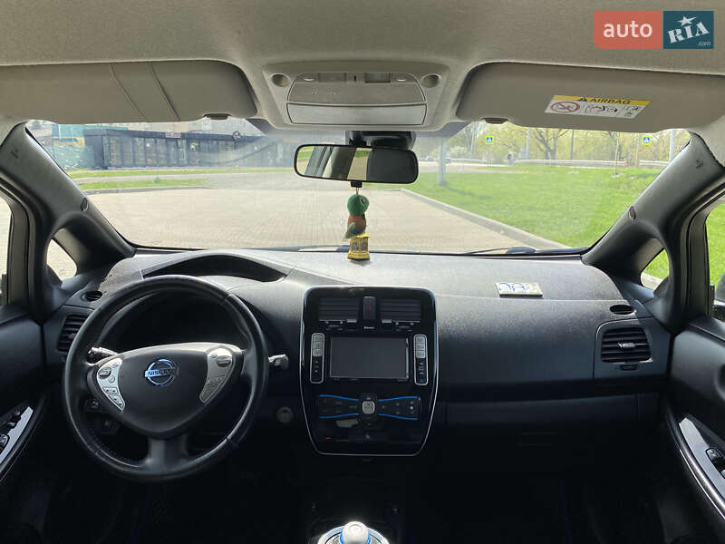 Хетчбек Nissan Leaf 2015 в Ланівці