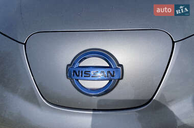 Хэтчбек Nissan Leaf 2015 в 