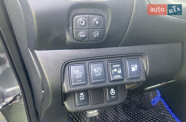 Хэтчбек Nissan Leaf 2015 в 