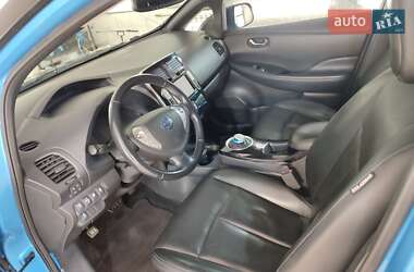 Хэтчбек Nissan Leaf 2013 в 