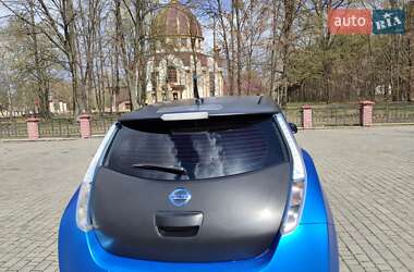 Хэтчбек Nissan Leaf 2013 в 