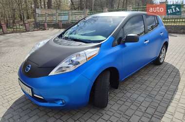 Хэтчбек Nissan Leaf 2013 в 