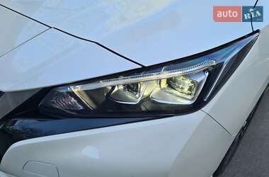 Хэтчбек Nissan Leaf 2019 в 