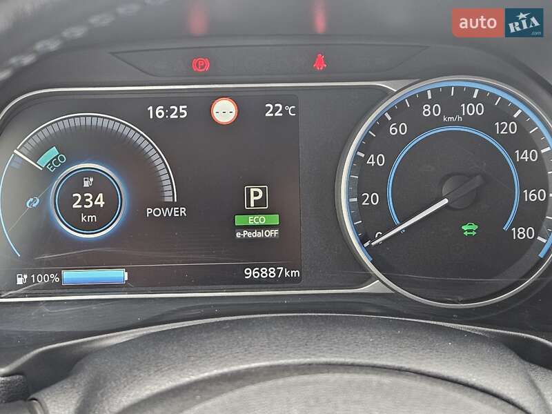 Хэтчбек Nissan Leaf 2018 в Трускавце