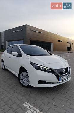 Хэтчбек Nissan Leaf 2021 в 