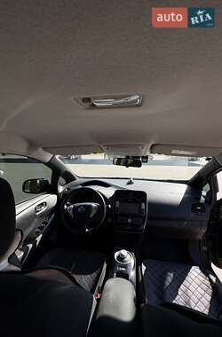 Хетчбек Nissan Leaf 2015 в 