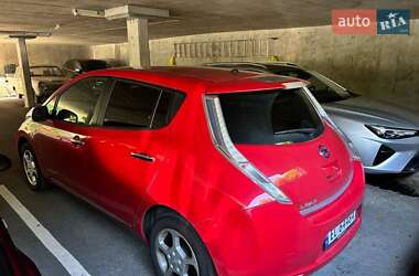 Хетчбек Nissan Leaf 2015 в Чернівцях