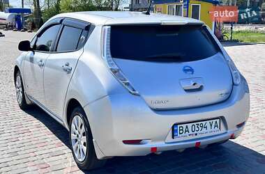 Хетчбек Nissan Leaf 2014 в 