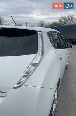 Хэтчбек Nissan Leaf 2014 в 