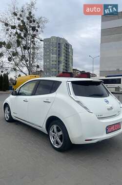 Хэтчбек Nissan Leaf 2014 в 