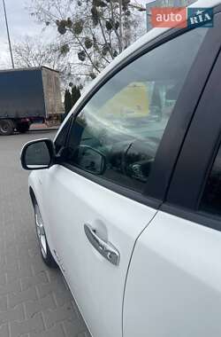 Хэтчбек Nissan Leaf 2014 в 
