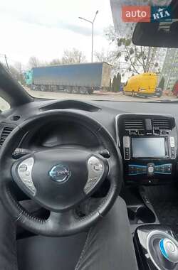 Хэтчбек Nissan Leaf 2014 в 