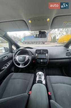 Хэтчбек Nissan Leaf 2014 в 