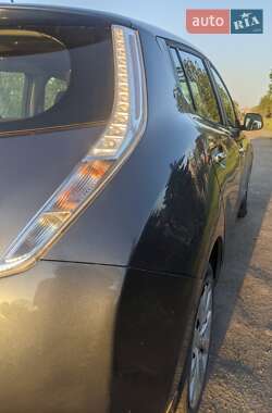 Хетчбек Nissan Leaf 2013 в 