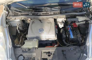 Хэтчбек Nissan Leaf 2013 в 