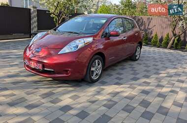 Хэтчбек Nissan Leaf 2014 в 