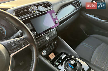 Хетчбек Nissan Leaf 2020 в 