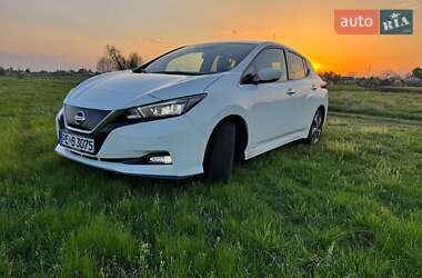 Хэтчбек Nissan Leaf 2020 в 