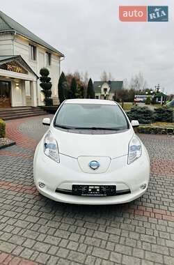 Хэтчбек Nissan Leaf 2014 в 