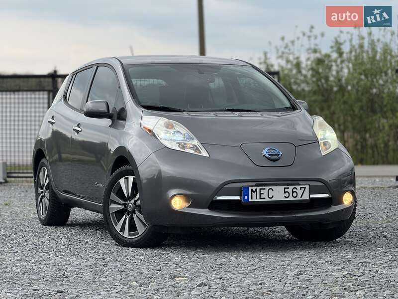 Хэтчбек Nissan Leaf 2015 в 