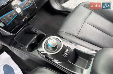 Хэтчбек Nissan Leaf 2015 в 