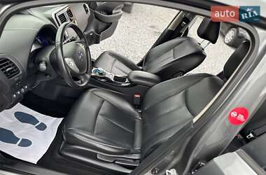 Хэтчбек Nissan Leaf 2015 в 