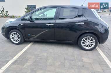 Хетчбек Nissan Leaf 2016 в 