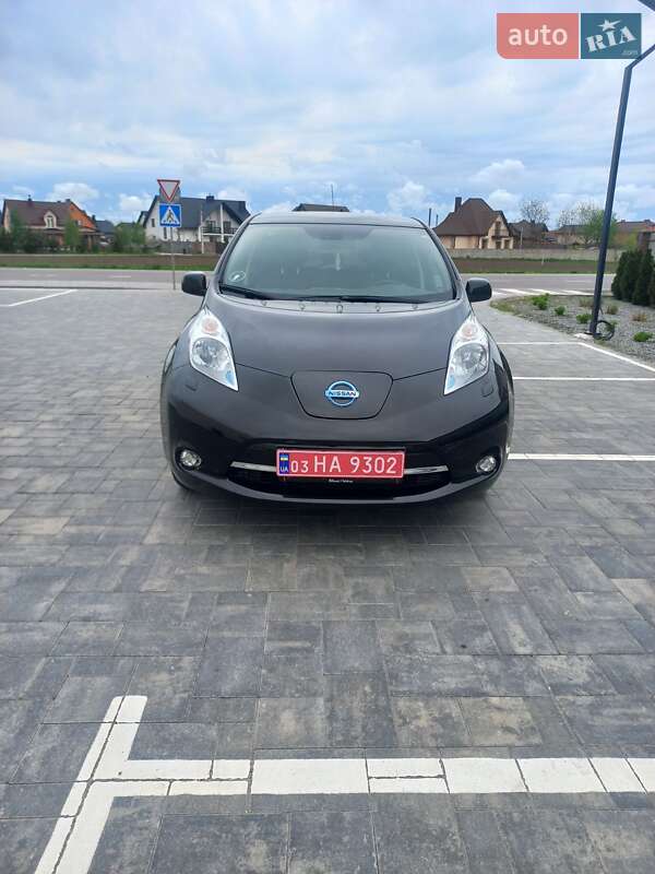Хетчбек Nissan Leaf 2016 в 
