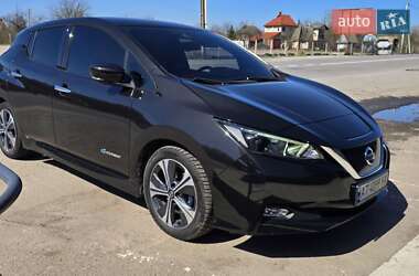 Хэтчбек Nissan Leaf 2018 в 