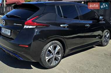 Хэтчбек Nissan Leaf 2018 в 