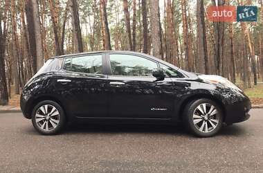 Хетчбек Nissan Leaf 2015 в 
