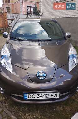 Хэтчбек Nissan Leaf 2015 в 