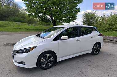 Хэтчбек Nissan Leaf 2021 в 
