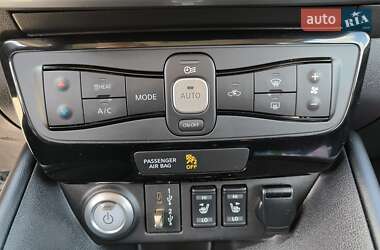 Хэтчбек Nissan Leaf 2021 в 