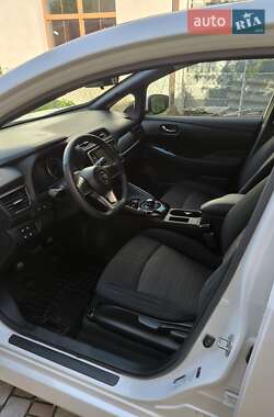 Хэтчбек Nissan Leaf 2021 в 