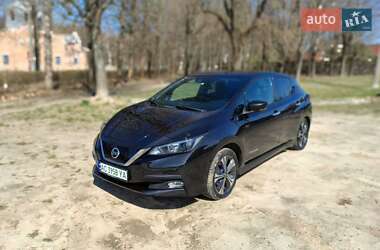Хэтчбек Nissan Leaf 2018 в 