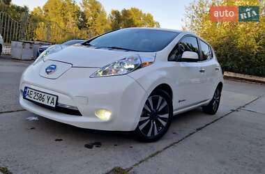 Хэтчбек Nissan Leaf 2016 в 