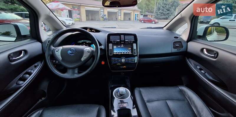 Хэтчбек Nissan Leaf 2016 в Днепре