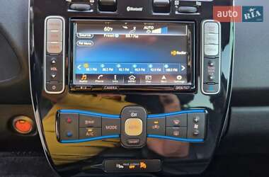Хэтчбек Nissan Leaf 2016 в 