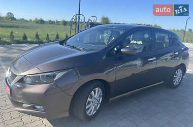 Хэтчбек Nissan Leaf 2021 в 
