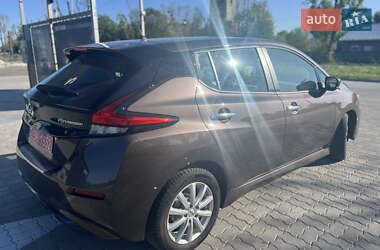 Хэтчбек Nissan Leaf 2021 в 