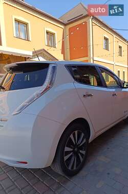 Хэтчбек Nissan Leaf 2016 в 