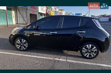 Хэтчбек Nissan Leaf 2014 в 